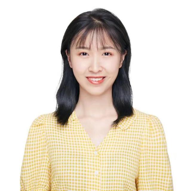 她的梦想是学编程（会敲代码会跳舞）(1)
