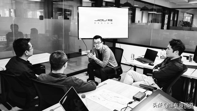 观察 | 2023年量产，前福特高管加盟，集度想造一台“汽车机器人”