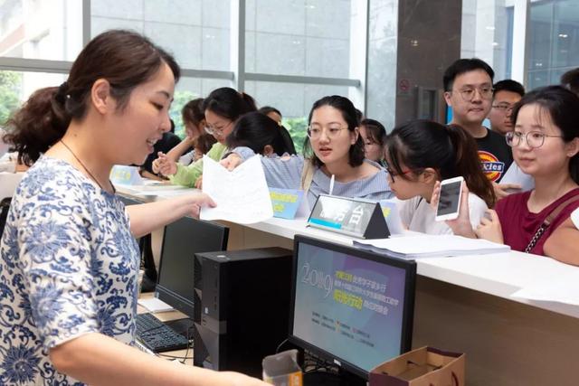 南昌暑期工江西大學生當暑假工談好價格每月欠薪可以打110求助嗎