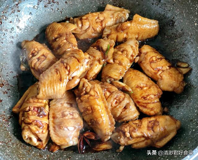 天气冷，老年人记得饮食要“三多三少”，营养充足，平安度过冬天