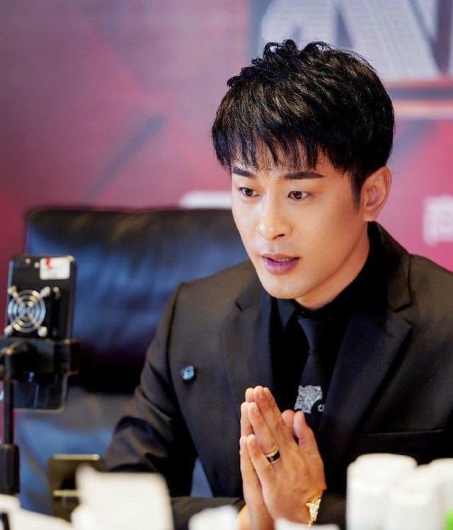 辛巴自爆直播亏损4000w用20亿买粉丝现在却被平台限制