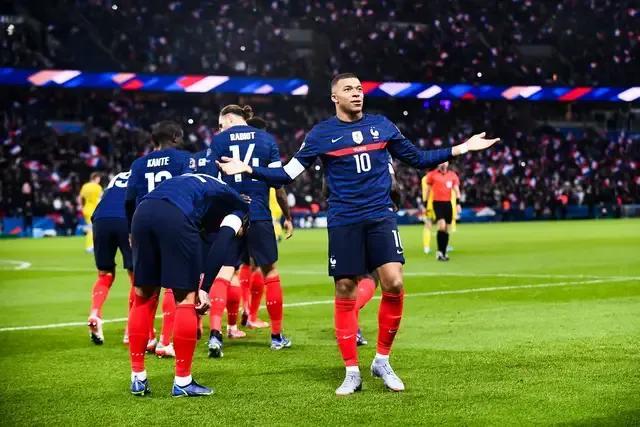 欧洲杯预选赛小组赛积分榜（世预赛最新积分榜：比法晋级，荷兰爆冷出线成疑，3队狂刷19球）-华海博客