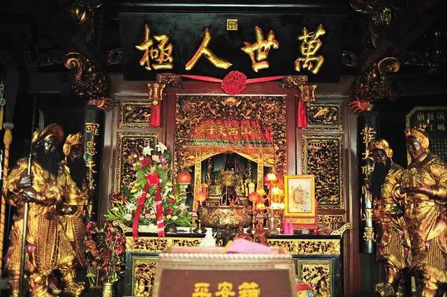 关公拿书代表什么意思