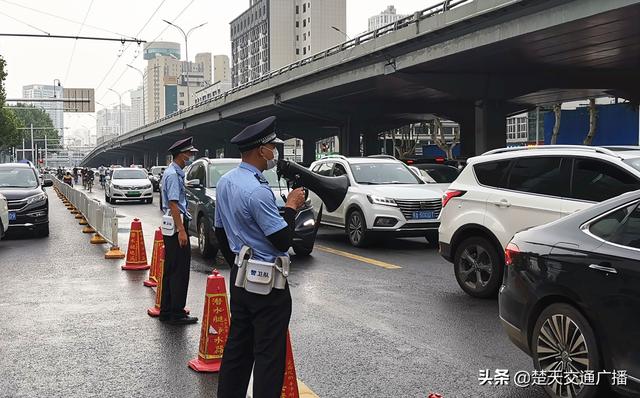路口下人停车怎么处理(停止线处能停车下人吗)