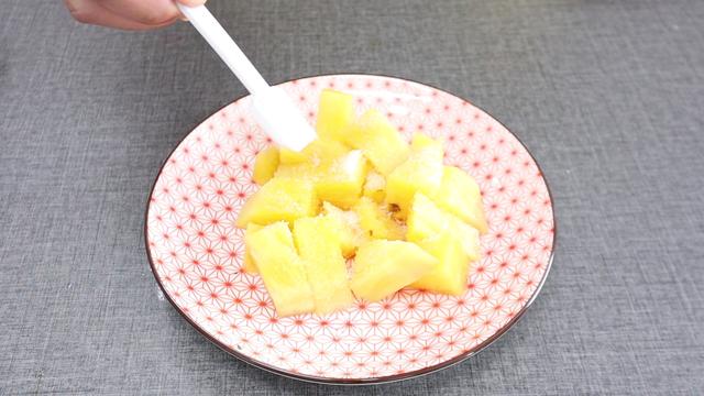 如何切菠萝