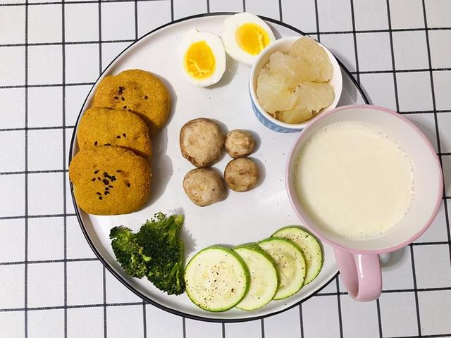 胃不好的人，3种食物尽量少吃，或能避免胃粘膜受损