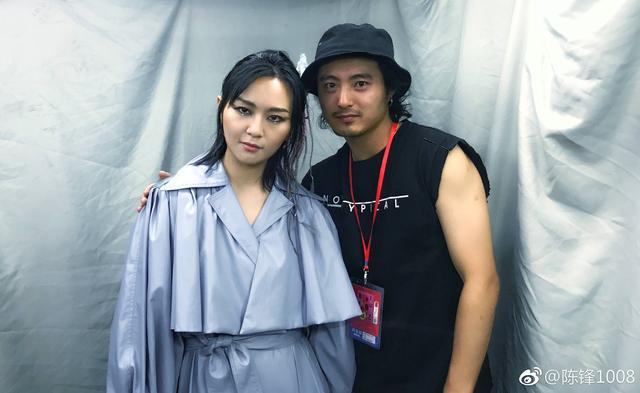 ��ȥ���� ������˭(ת���ˣ�񼾸ͯһ�ķ�������ͷ������������ԪѫTony������ͷ��С)