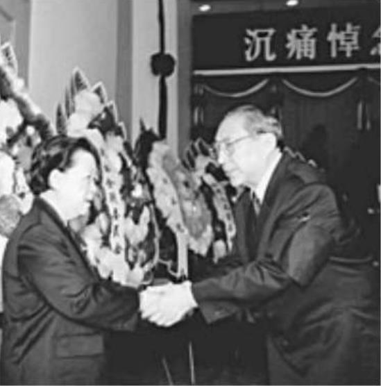 40年代，给毛主席送老虎肉的耿飚，后来怎么样了？