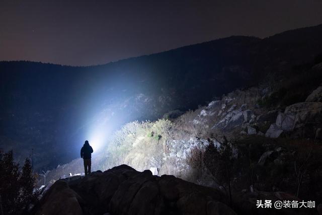 这款三眼小钢炮竟有18000流明——Lumintop雷明兔GT3手电