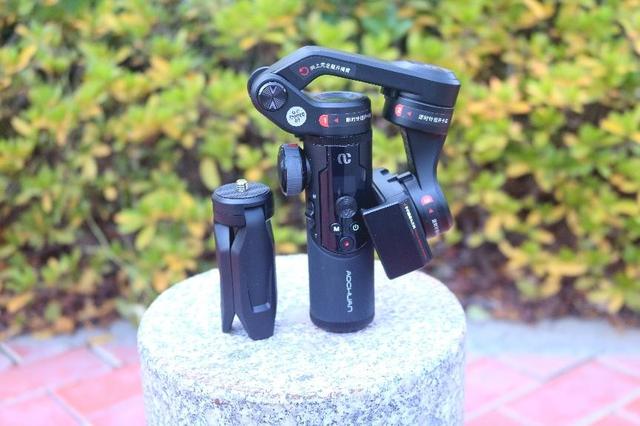 奥川SmartXR三轴手机稳定器体验：功能强大，单手可完成所有操作