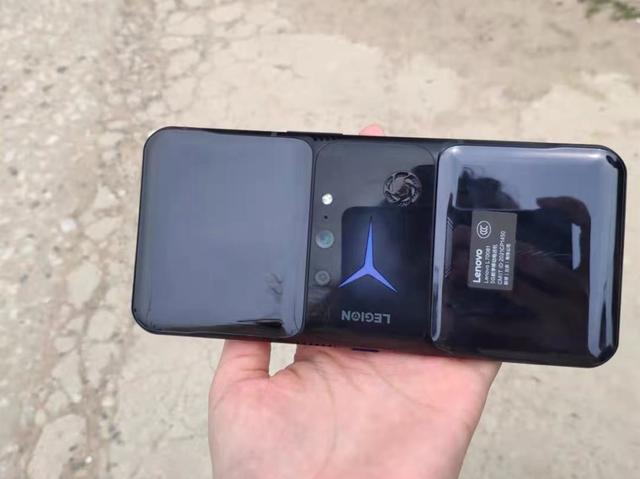 从4399跌至2999，骁龙888+144Hz三星E4屏，90W闪充旗舰售价更亲民