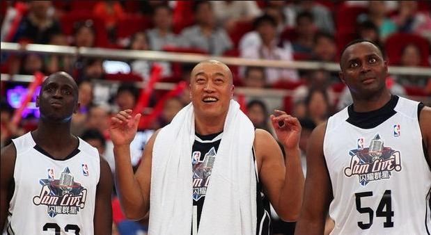 马健是中国nba第一人（他是中国最早进入NBA球员，开创了中美篮球文化，因不满邓肯走红）