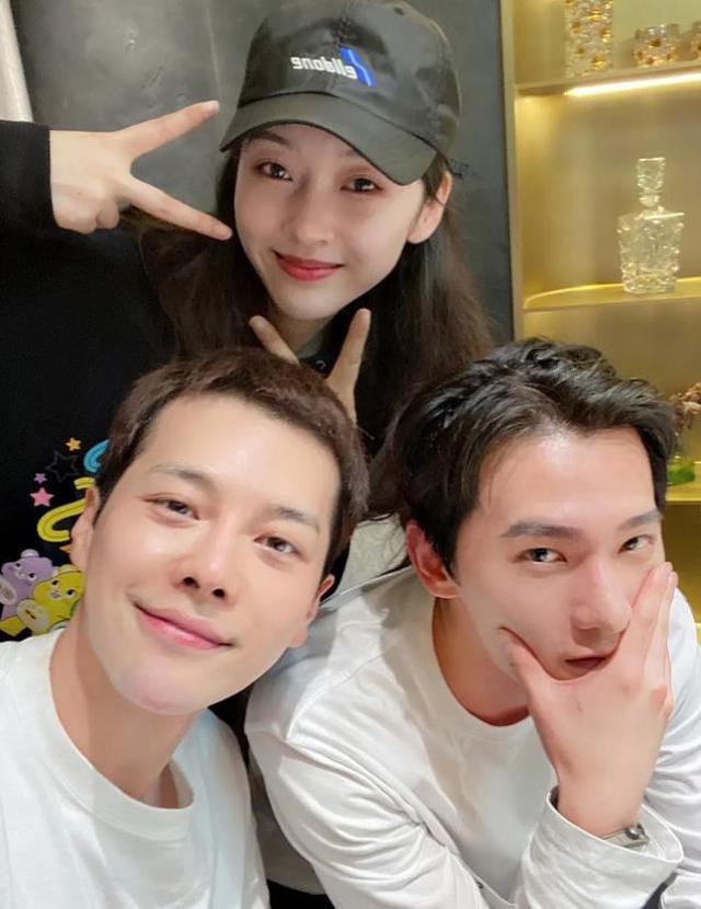 「重磅消息」杨洋探班任嘉伦(杨洋任嘉伦聚餐)