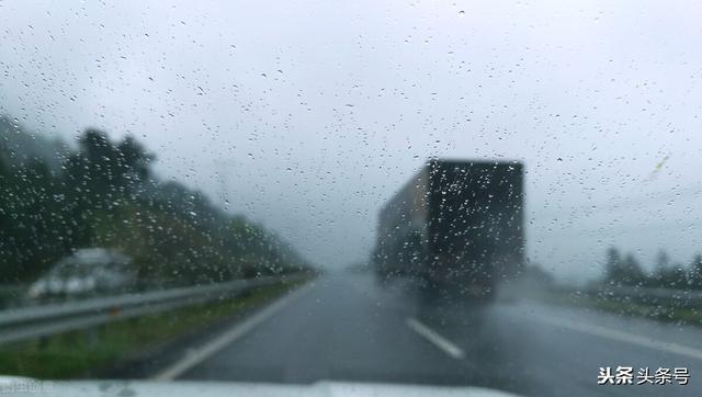 下雨天的朋友圈