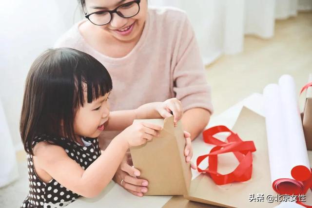 家庭家教家风｜感恩教育，父母关键做到这两点