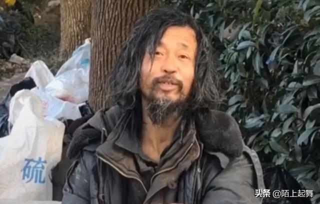 从人性的角度看流浪大师——沈巍,该褒还是该贬