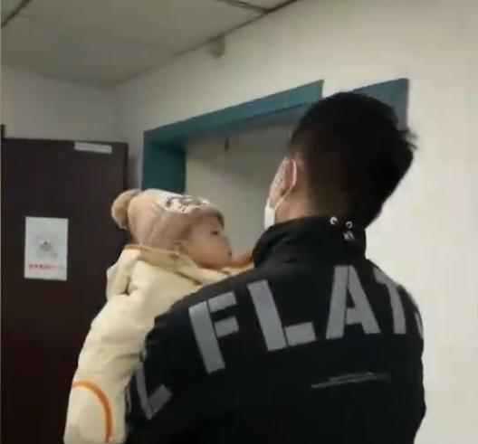 代入感太强，河北一宝宝“昏迷不醒”爸妈飞奔送医，结果是太困了