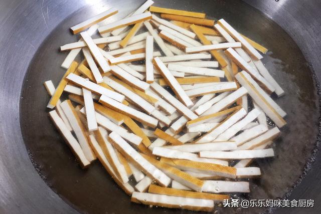 五香豆干怎么炒才软（记住别直接下锅炒）(6)