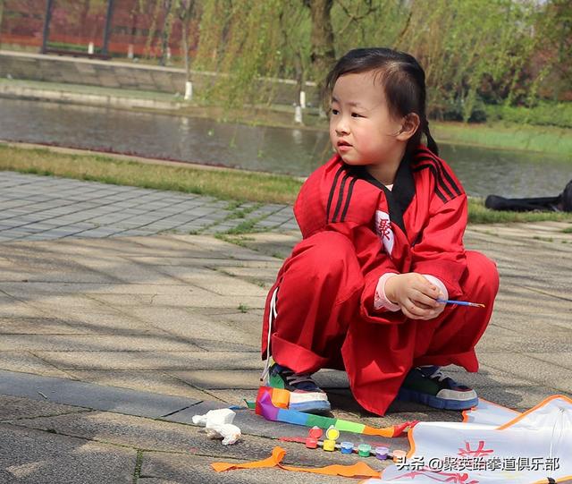 重慶跆拳道學費一般多少錢（學習跆拳道報名原來是這樣收費？）