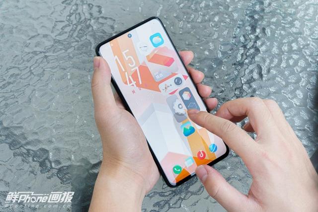 曲屏手机用腻了，快来考虑一下这些直屏好物吧