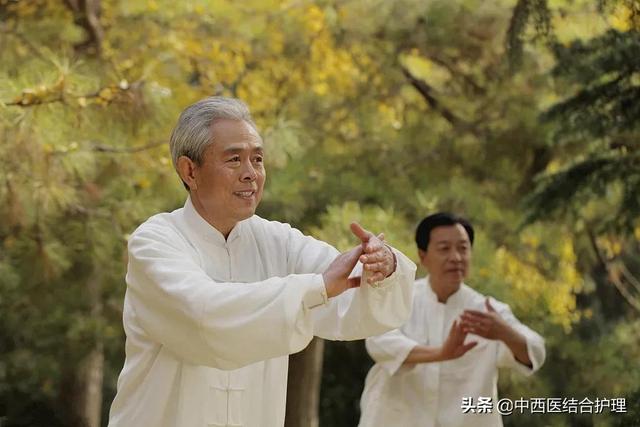 「养生食疗」秋后养生，重在养肺！教你两款养生食疗方