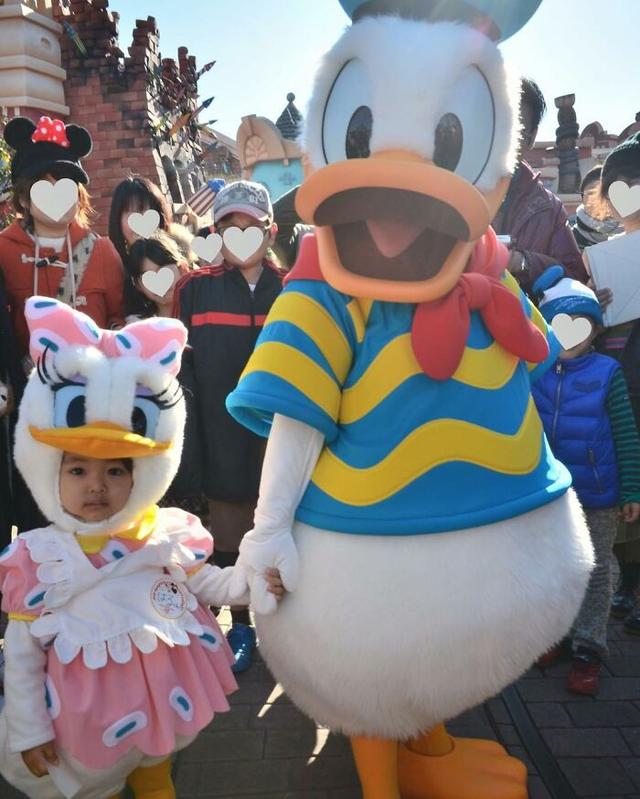 可爱的孩子们穿着妈妈为他们制作的手工服装（30 张图片）