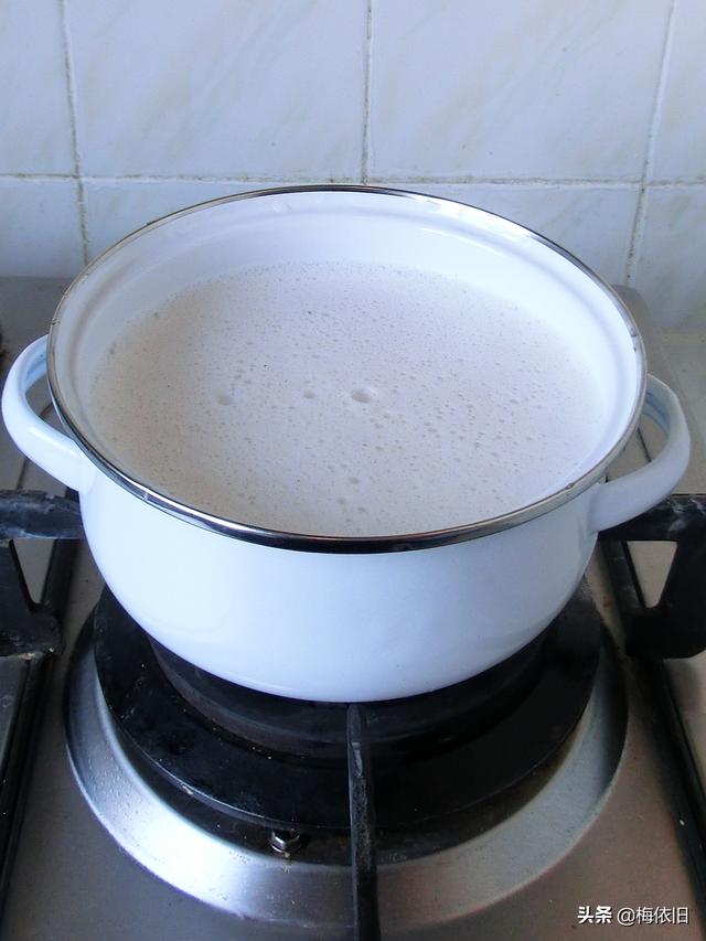 老话说：秋食白食，滋阴润肺，一碗3白饮，顺应时节，越喝越舒坦