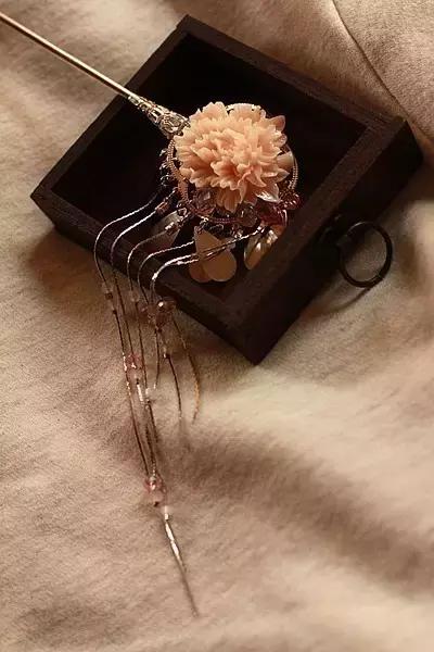 晚安语录181227：人生何必如初见，但求相看两不厌