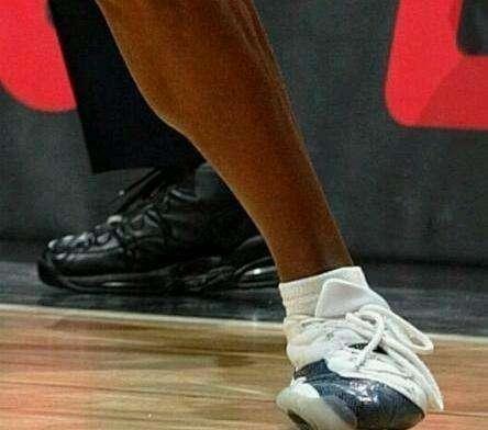 nba哪些球星有戴護踝（NBA小細節蘊含大智慧：扶隊友起來學問多，擊掌也包含科學道理）