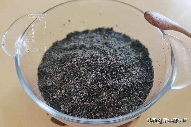 秋季，该吃的不是核桃而是它，钙含量极高，炒一炒嚼着吃真的好香