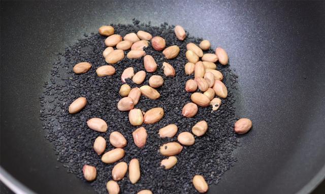 这9种食物，营养全面又均衡，比保健品强，中老年人要多吃