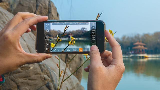 电影模式登陆安卓，屏下相机更完善！2022年手机相机技术趋势预测