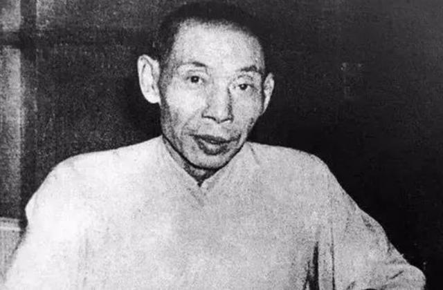 杜月笙爱女：在外漂泊半生，71岁回上海老宅，发现门匾中有惊喜