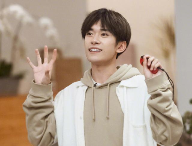 易烊千玺个人微博(易烊千玺个人微博号)