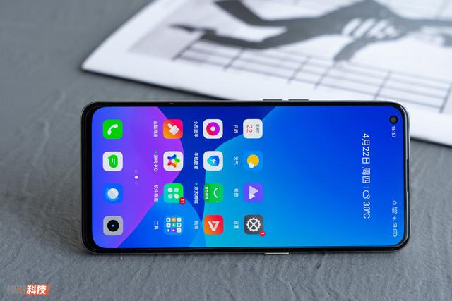 realme 真我 Q3 Pro上手：手感出色的性能怪兽-第6张图片-9158手机教程网