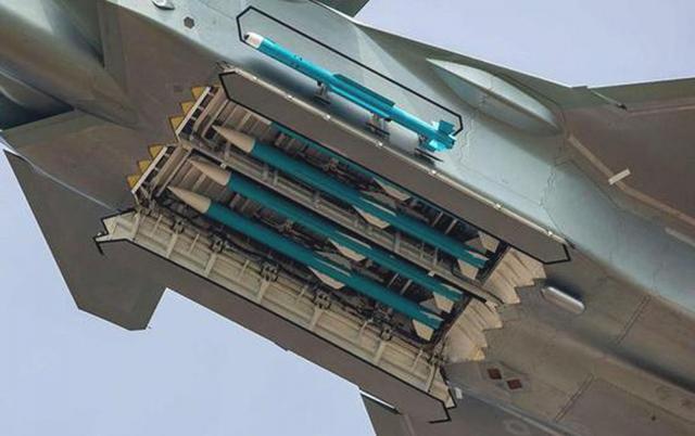 美军高官透露歼-20曾与F-35近距离接触，歼-20能否压制F-35战机？