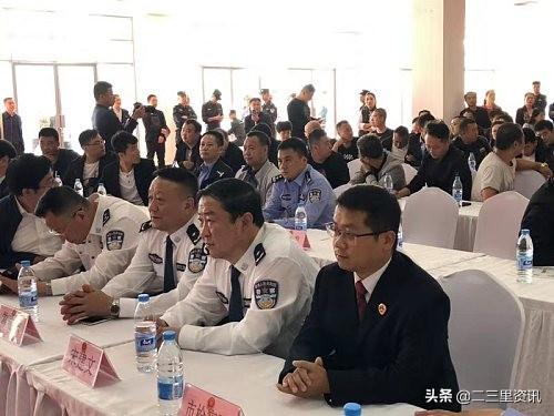 汽车前挡玻璃破碎机