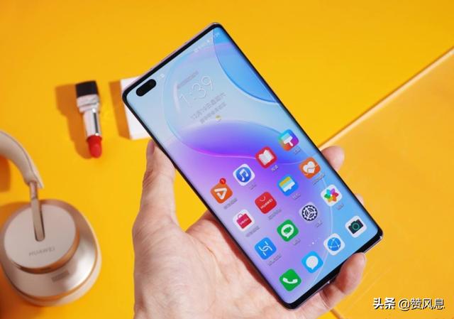 华为nova10 Pro秀肌肉，升级100W快充，鸿蒙OS 3坐镇