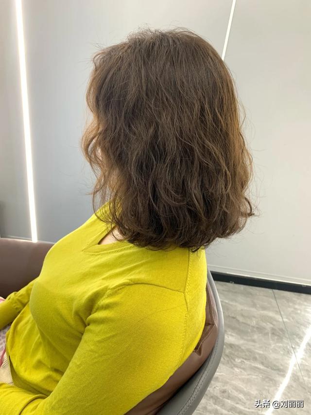 bob烫发发型图片短发(短发外翻烫发发型图片)_护肤资讯_超旺彩妆网