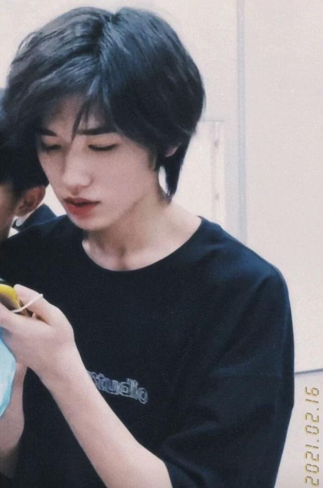 宋亚轩超级神仙的图片(关于宋亚轩的神仙网名)