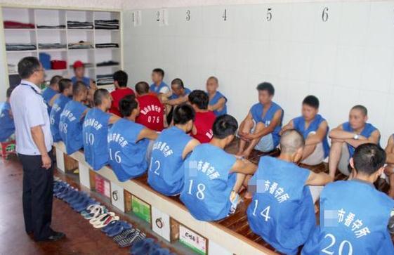 看守所放人最先通知谁(从看守所接人出来有什么讲究吗)