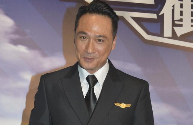 吴镇宇老婆:19年不做家务，十指不沾阳春水，做吴镇宇妻子，就是人生赢家