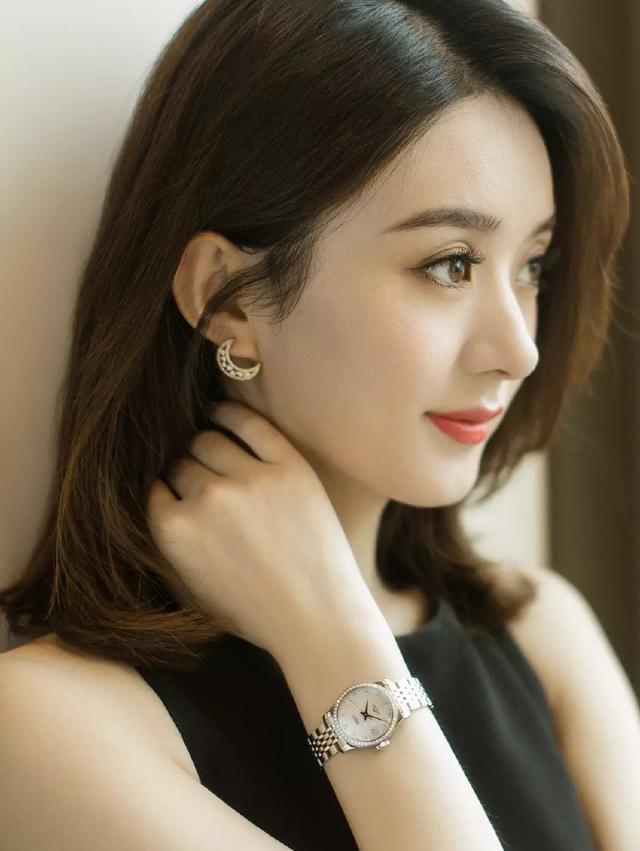 女人手表戴左右手有什么讲究(女人手表到底戴左手好)(7)