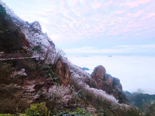 九华山天台景区旅游必游景点攻略（初冬已至九华山花台天台景区上演一出九华飞天好剧）(7)