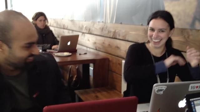 花钱找人扇自己？马斯克转的视频主人现身：被扇后我走上人生巅峰