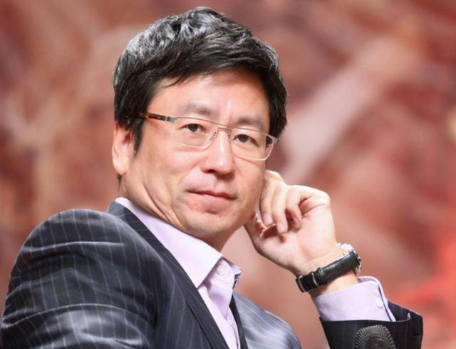 白岩松简介(白岩松简介个人简历)-中国荷都网