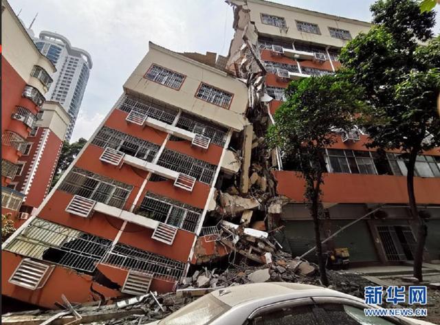 今天，深圳一居民楼突然倒塌
