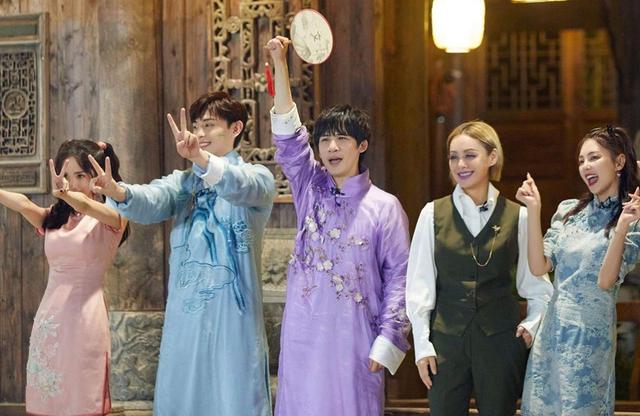 杨幂和张雨绮谁漂亮(杨幂柳岩张雨绮吻戏)