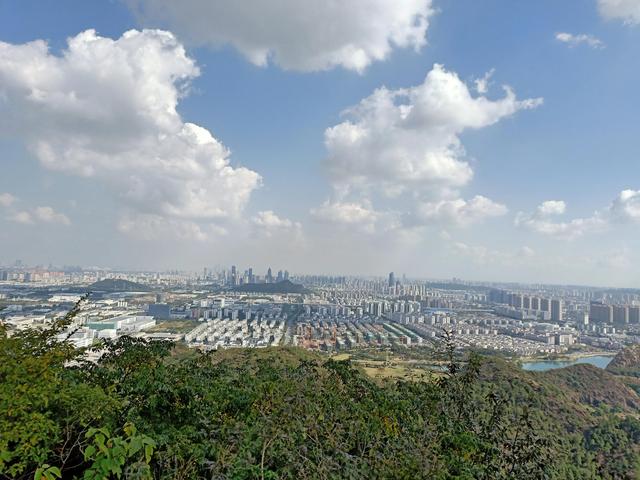 带宝宝爬天平山