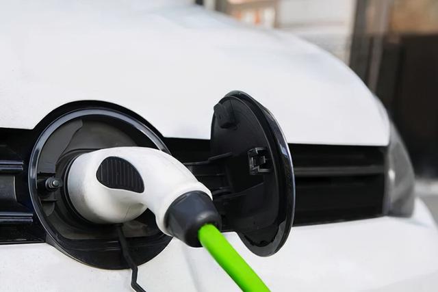 特斯拉用销量告诉所有人：电动车的焦虑症，从来都不是续航短